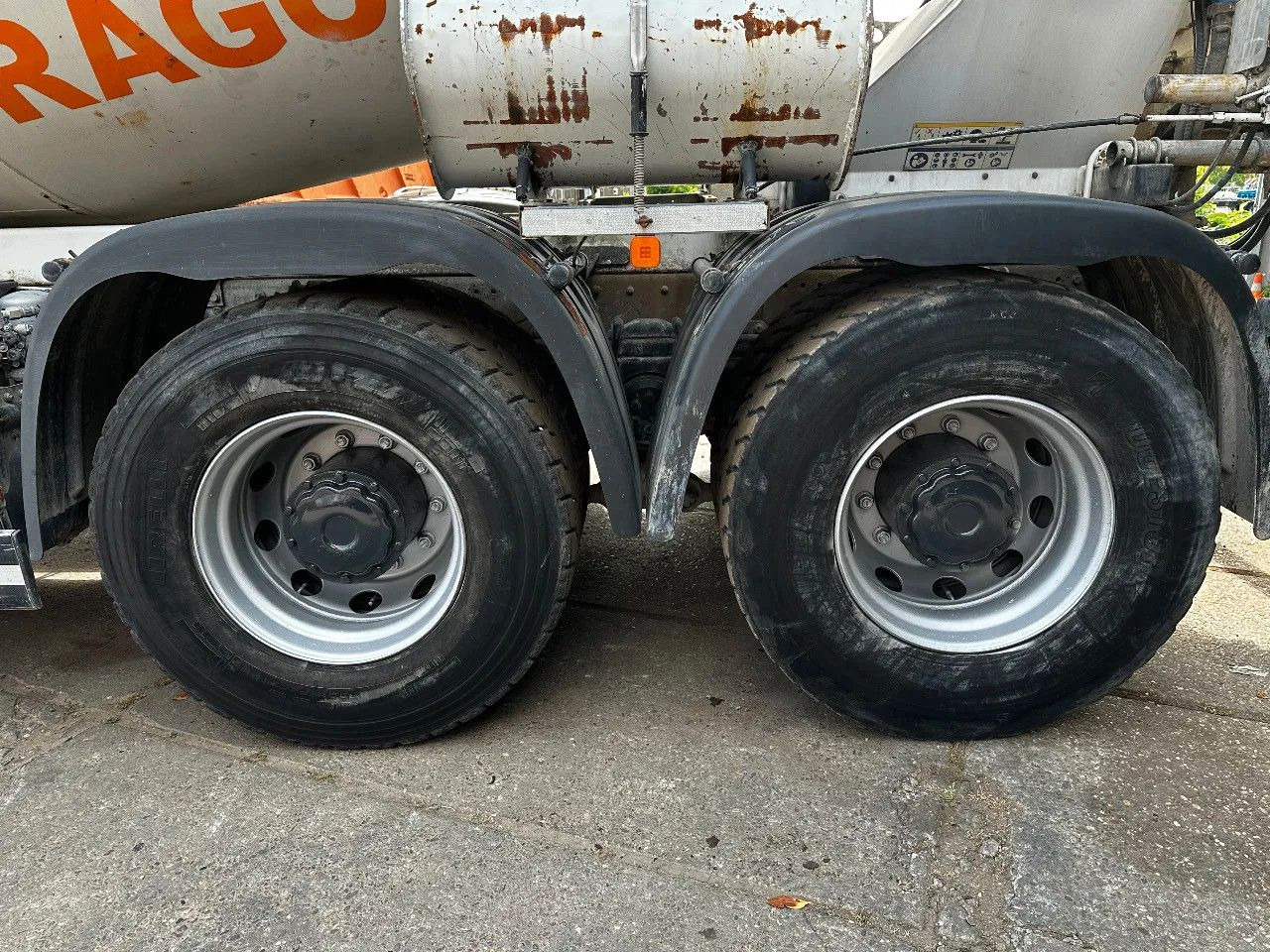 MAN TGA 35.360 8X4 CIFA Beton Mixer Spring/Spring ZF - Camión hormigonera: foto 5 MAN TGA 35.360 8X4 CIFA Beton Mixer Spring/Spring ZF - Camión hormigonera: foto 5