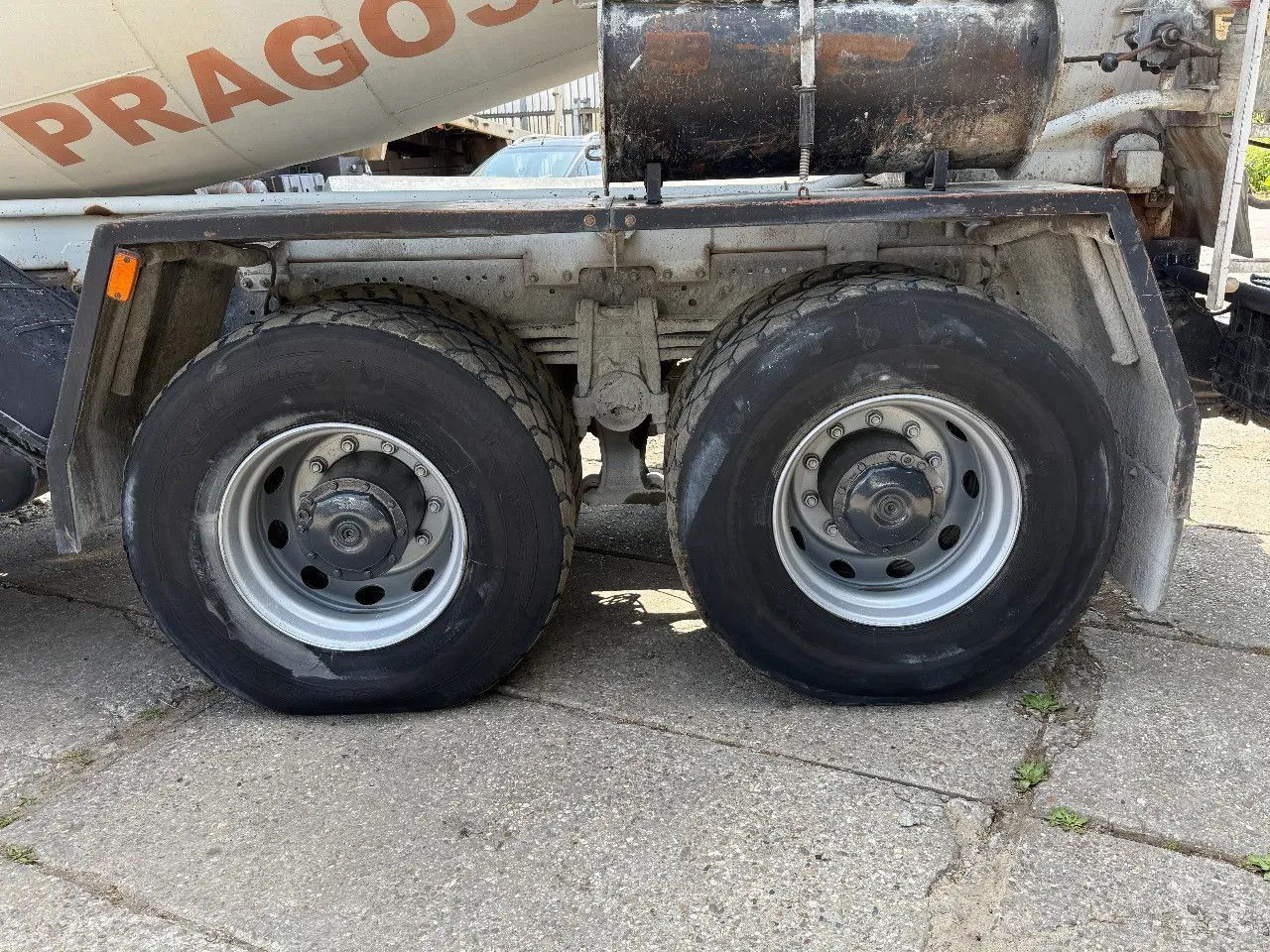 Mercedes-Benz Actros 3236 MP2 V6 8X4 9M3 Beton Mixer Spring/Sp - Camión hormigonera: foto 5 Mercedes-Benz Actros 3236 MP2 V6 8X4 9M3 Beton Mixer Spring/Sp - Camión hormigonera: foto 5