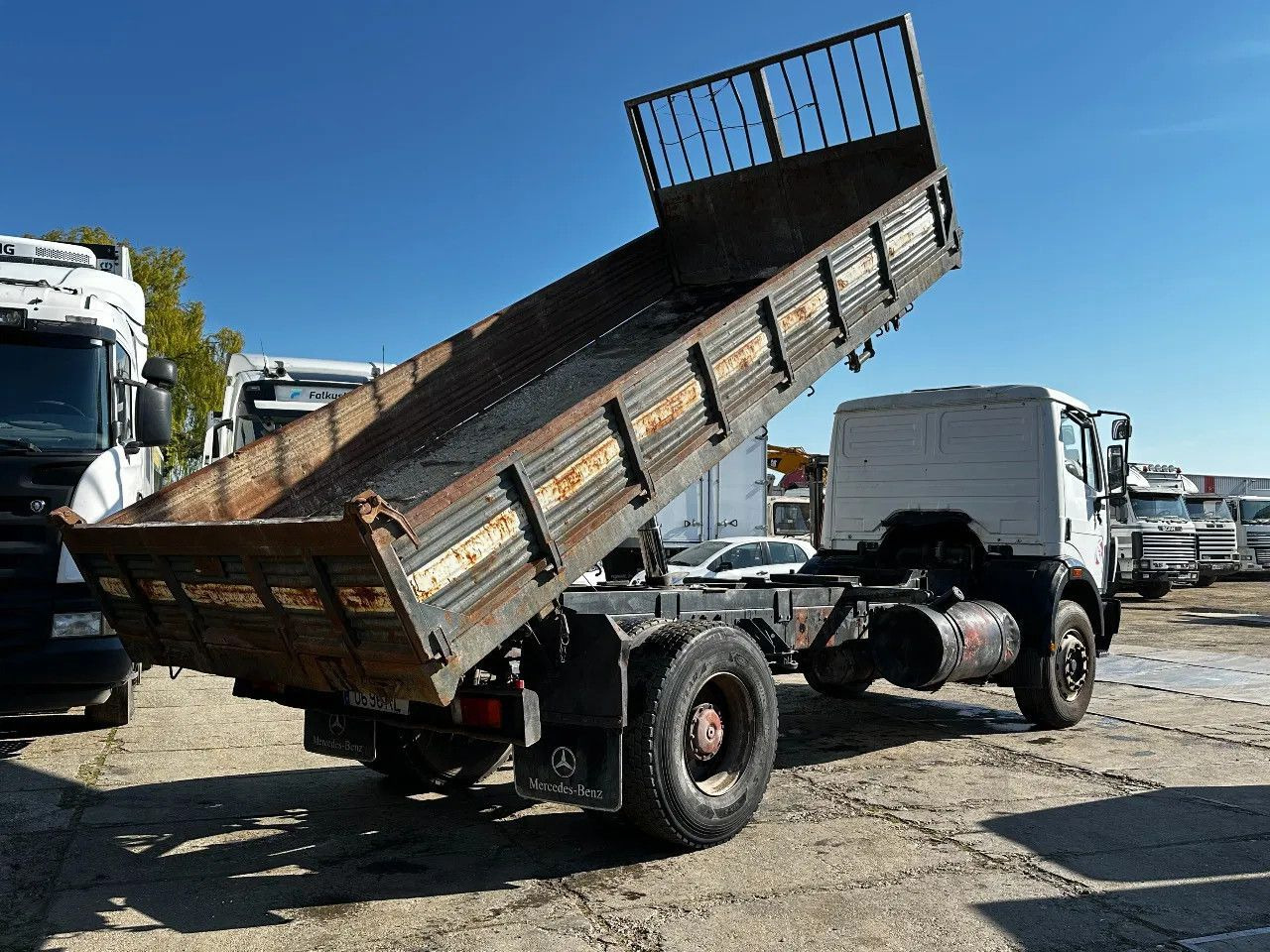 Mercedes-Benz SK 1733 V6 4X2 Tipper Spring/Spring EPS Manual G - Camión volquete: foto 4 Mercedes-Benz SK 1733 V6 4X2 Tipper Spring/Spring EPS Manual G - Camión volquete: foto 4