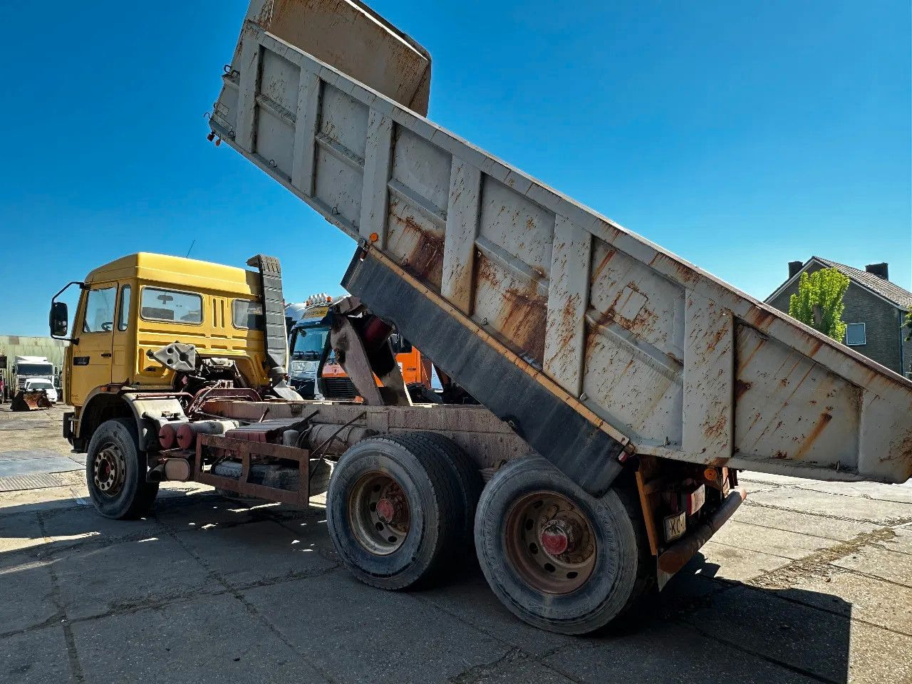 Renault G300 6X4 Tipper Spring/Spring Manual gearbox - Camión volquete: foto 3 Renault G300 6X4 Tipper Spring/Spring Manual gearbox - Camión volquete: foto 3