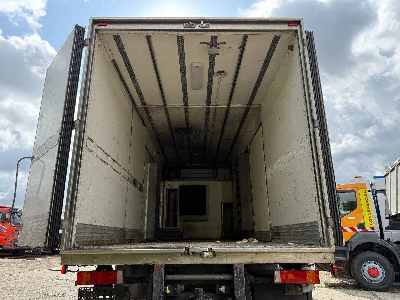 Camión frigorífico Volvo FH 12.420 6X2 Frigo Spring/Air Manual Gearbox TO: foto 14