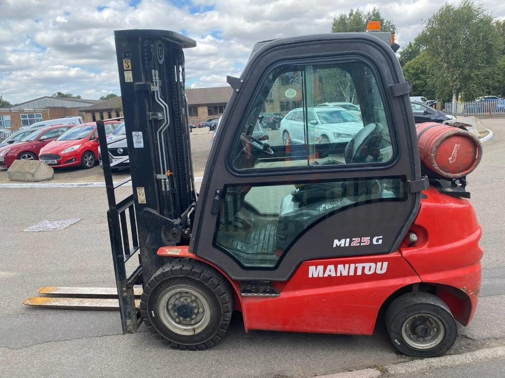 Manitou MI 25 G - Carretilla elevadora de gas: foto 4 Manitou MI 25 G - Carretilla elevadora de gas: foto 4