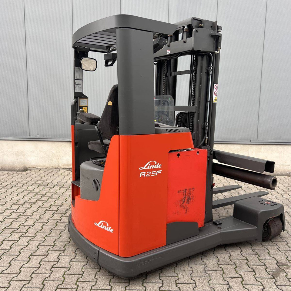 Atlet UFS250DTFVRG450 - Carretilla de 4 vías: foto 2 Atlet UFS250DTFVRG450 - Carretilla de 4 vías: foto 2