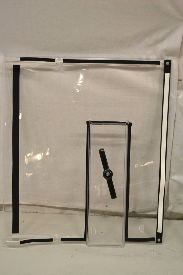 Canvas Cabin Nissan TX - Ventana y piezas para Equipo de manutención: foto 2 Canvas Cabin Nissan TX - Ventana y piezas para Equipo de manutención: foto 2