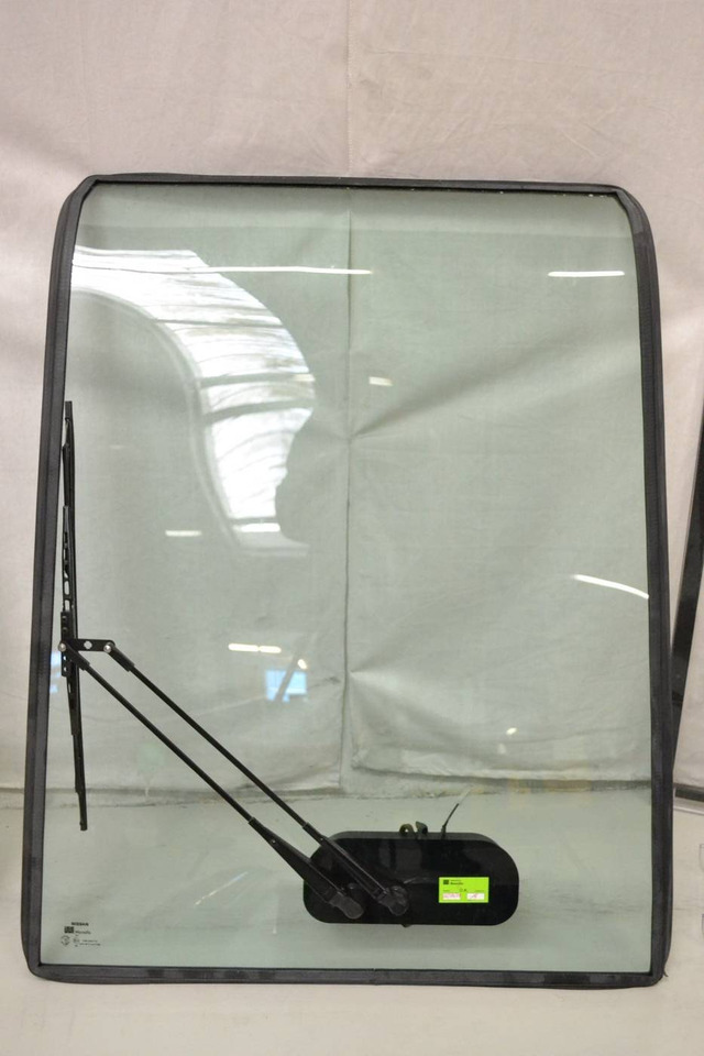 Complete set Nissan TX steel Cabin - Puerta y piezas para Equipo de manutención: foto 4 Complete set Nissan TX steel Cabin - Puerta y piezas para Equipo de manutención: foto 4