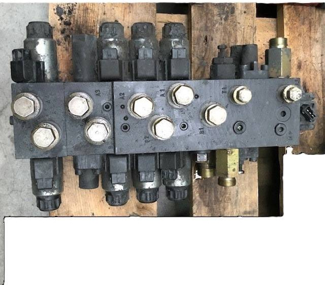 Hydraulic control valve for Linde - Válvula hidráulica para Equipo de manutención: foto 1 Hydraulic control valve for Linde - Válvula hidráulica para Equipo de manutención: foto 1