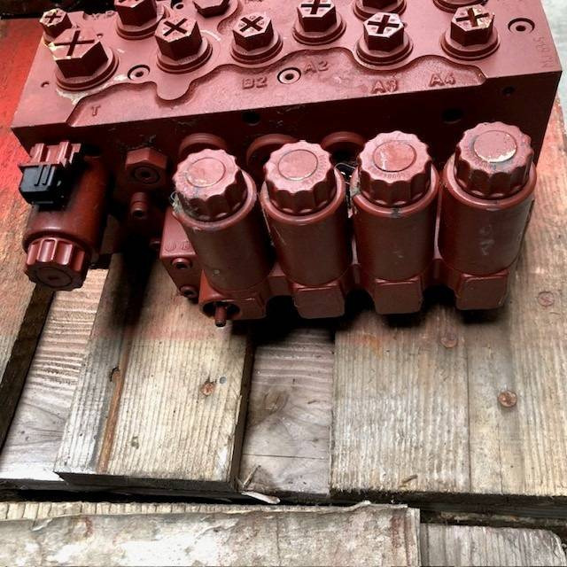 Hydraulic control valve for Linde - Válvula hidráulica para Equipo de manutención: foto 3 Hydraulic control valve for Linde - Válvula hidráulica para Equipo de manutención: foto 3