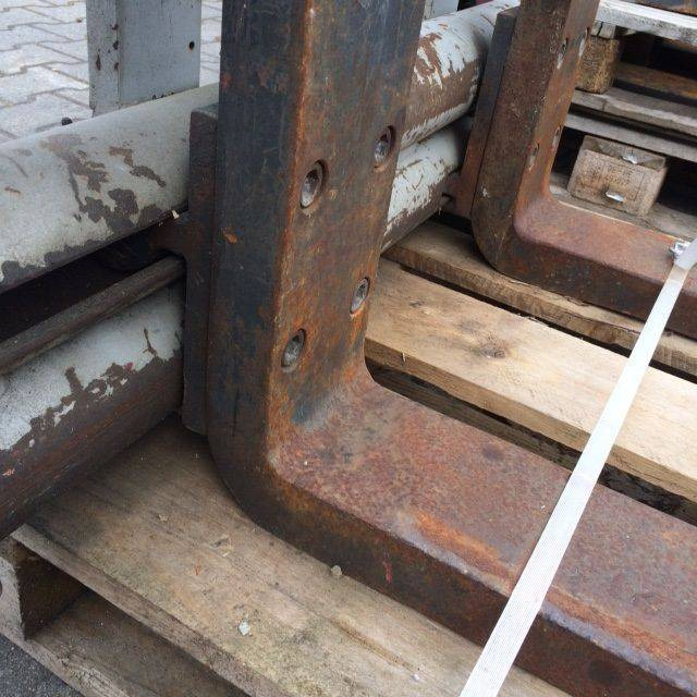 Dürwen UZV25C Fork positioner - Implemento: foto 4 Dürwen UZV25C Fork positioner - Implemento: foto 4