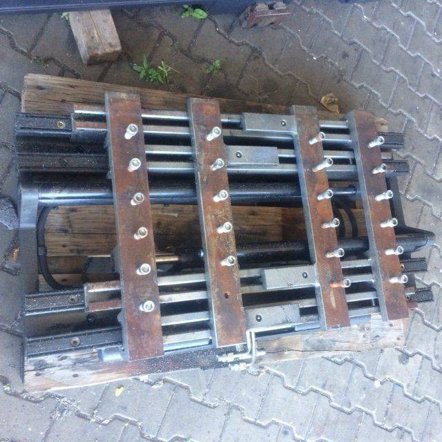 Kaup Double Pallet Handler with separate side shift - Implemento: foto 3 Kaup Double Pallet Handler with separate side shift - Implemento: foto 3