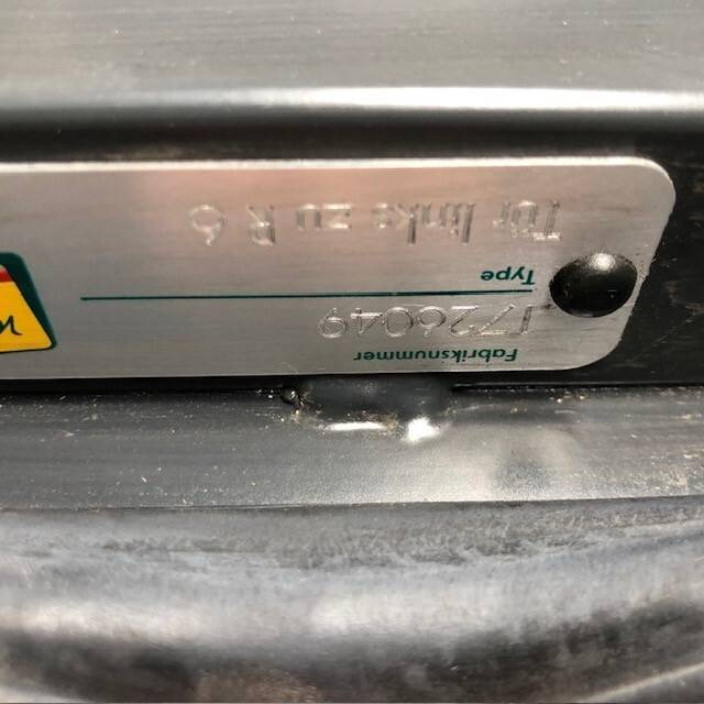 Left door for Linde - Puerta y piezas para Equipo de manutención: foto 3 Left door for Linde - Puerta y piezas para Equipo de manutención: foto 3