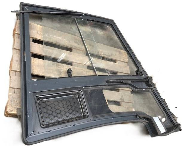 Left door for Linde - Puerta y piezas para Equipo de manutención: foto 1 Left door for Linde - Puerta y piezas para Equipo de manutención: foto 1