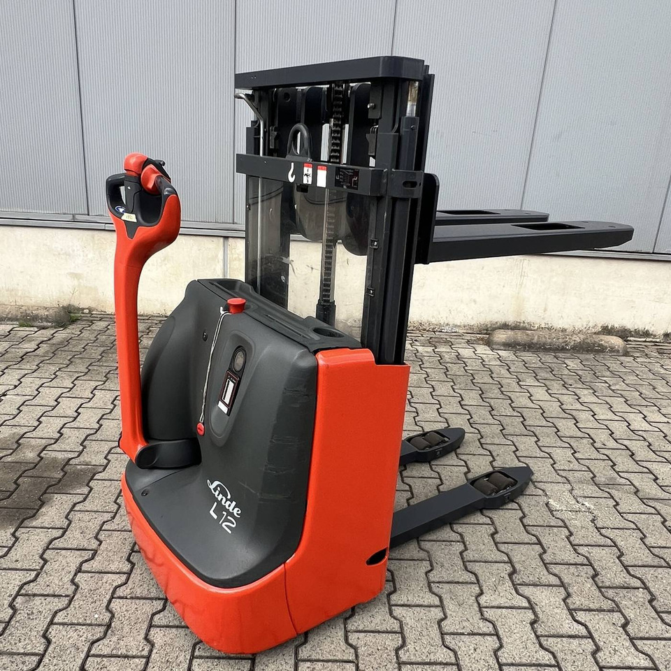 Linde L12 (1172) - Apilador: foto 2 Linde L12 (1172) - Apilador: foto 2