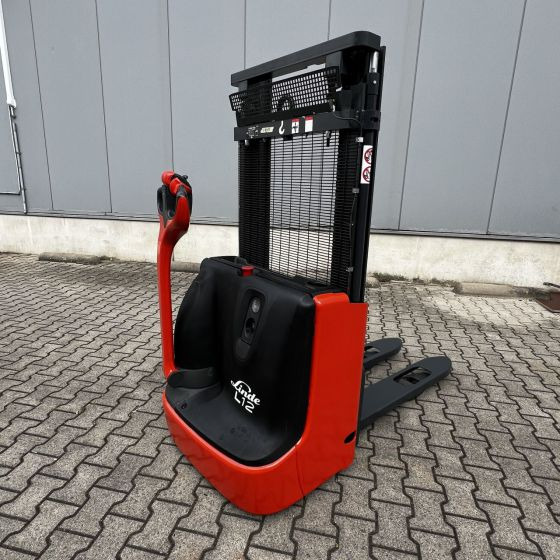 Linde L12 (1172) - Apilador: foto 1 Linde L12 (1172) - Apilador: foto 1