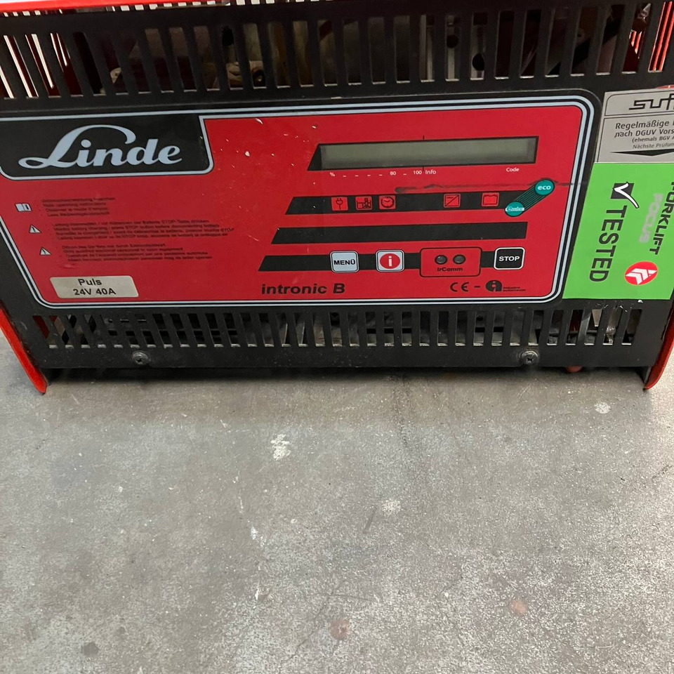 Hawker 24V/40A - Piezas de recambio para Equipo de manutención: foto 2 Hawker 24V/40A - Piezas de recambio para Equipo de manutención: foto 2