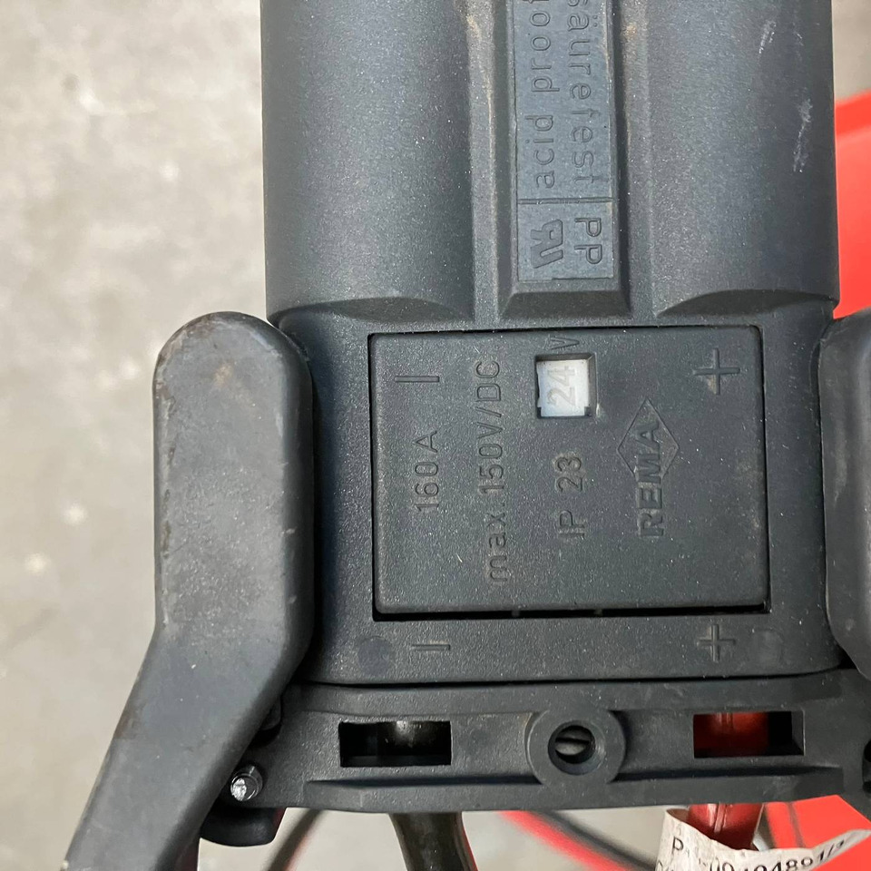 Hawker 24V/40A - Piezas de recambio para Equipo de manutención: foto 4 Hawker 24V/40A - Piezas de recambio para Equipo de manutención: foto 4