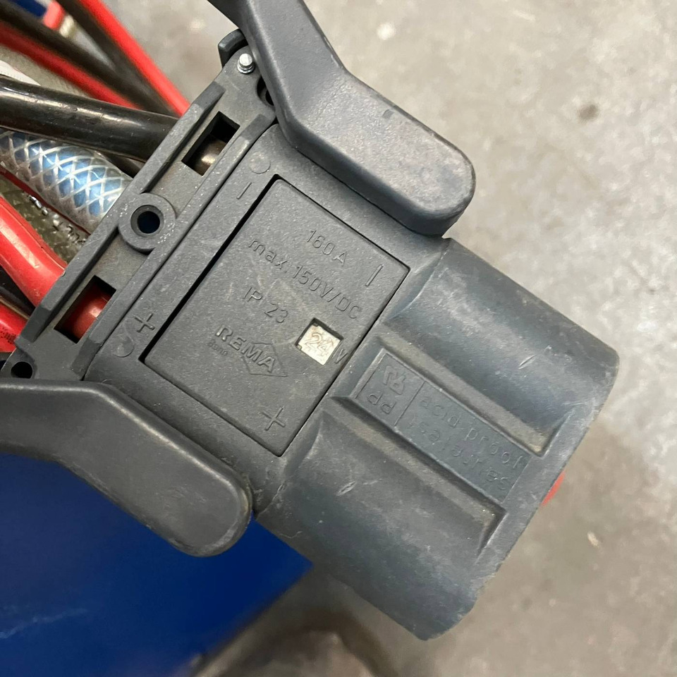 Hawker 24V/60A - Piezas de recambio para Equipo de manutención: foto 2 Hawker 24V/60A - Piezas de recambio para Equipo de manutención: foto 2