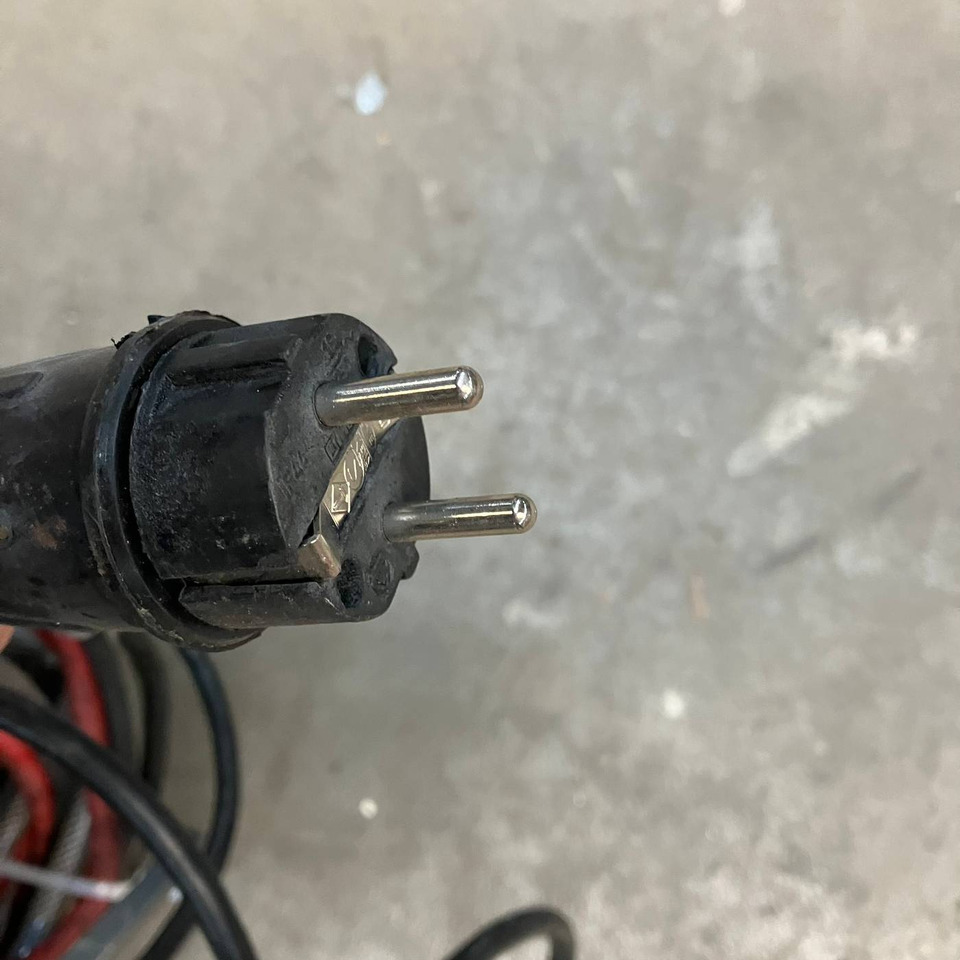 Hawker 24V/72A Lifetech TC1LT - Piezas de recambio para Equipo de manutención: foto 2 Hawker 24V/72A Lifetech TC1LT - Piezas de recambio para Equipo de manutención: foto 2