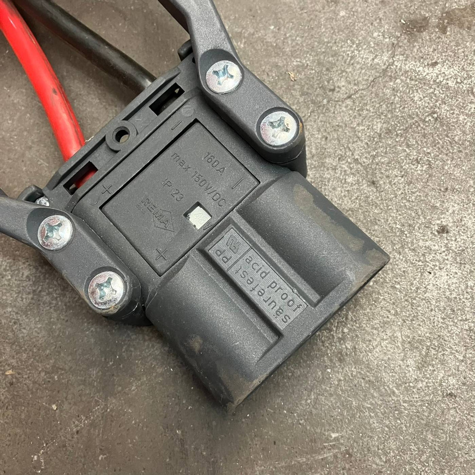 Hawker 48V/45A - Piezas de recambio para Equipo de manutención: foto 2 Hawker 48V/45A - Piezas de recambio para Equipo de manutención: foto 2