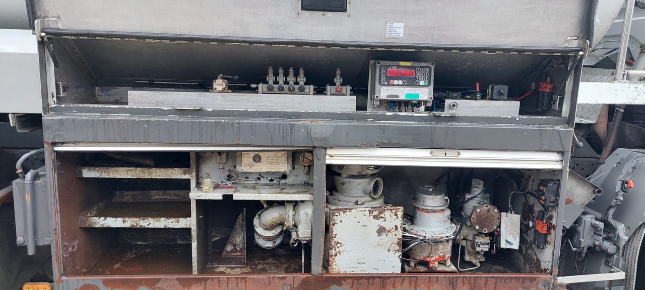 Camión cisterna MERCEDES: foto 12