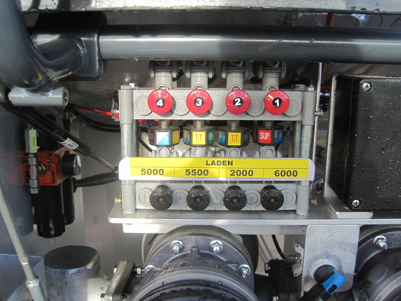 SCANIA G370 - Camión cisterna: foto 4 SCANIA G370 - Camión cisterna: foto 4