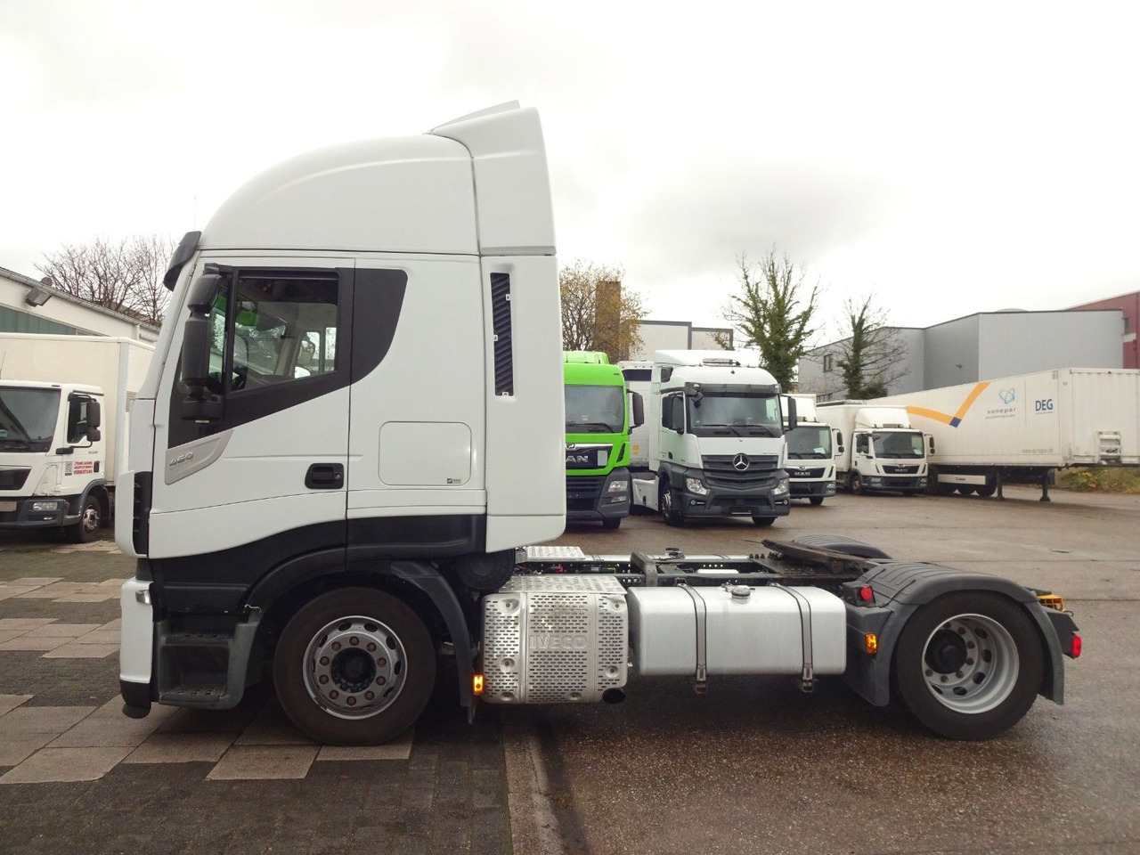 Iveco Stralis 460, Low Liner, Diesel - Cabeza tractora: foto 4 Iveco Stralis 460, Low Liner, Diesel - Cabeza tractora: foto 4