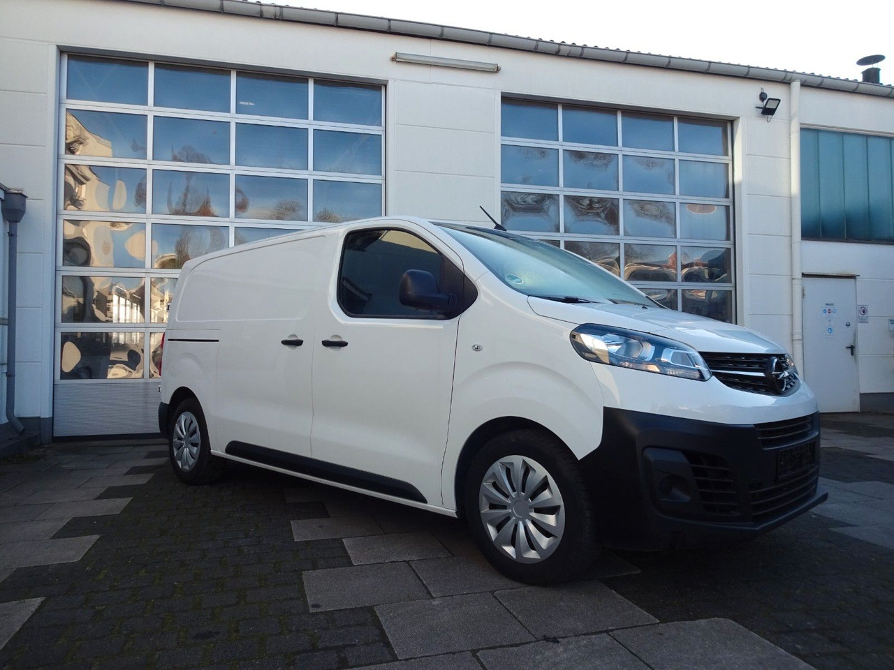 Opel 50 x Vivaro Kasten, L1H1, Klima, PDC, Tempomat - Furgoneta pequeña: foto 5 Opel 50 x Vivaro Kasten, L1H1, Klima, PDC, Tempomat - Furgoneta pequeña: foto 5