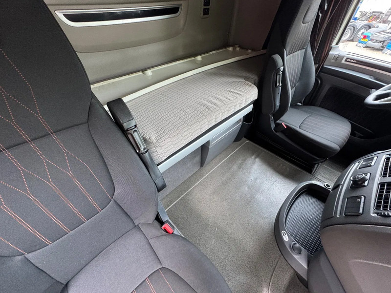 Cabeza tractora DAF XF 480 SSC Super Space 2x tank LED PTO-Prep 338.054M ACC: foto 6 Cabeza tractora DAF XF 480 SSC Super Space 2x tank LED PTO-Prep 338.054M ACC: foto 6