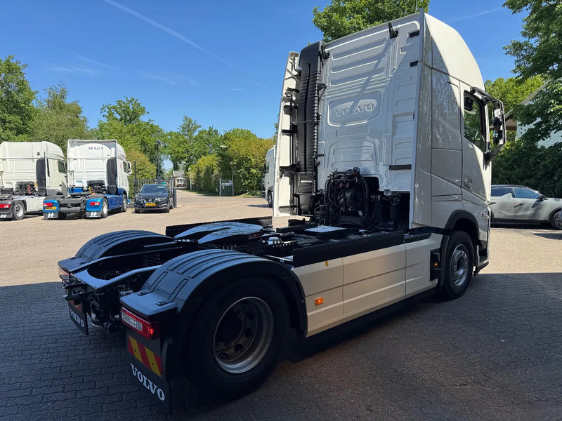 Volvo FH 500 AERO NEW! 9 Ton Vooras I-SAVE Globetrotter XL, PTO, ACC, Standairco, 2 tanks, LED - Cabeza tractora: foto 4 Volvo FH 500 AERO NEW! 9 Ton Vooras I-SAVE Globetrotter XL, PTO, ACC, Standairco, 2 tanks, LED - Cabeza tractora: foto 4