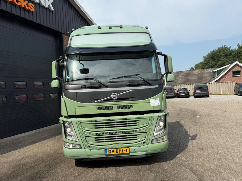 Volvo FM 370 Globetrotter XL Xenon Side skirts NL Truck - Cabeza tractora: foto 3 Volvo FM 370 Globetrotter XL Xenon Side skirts NL Truck - Cabeza tractora: foto 3