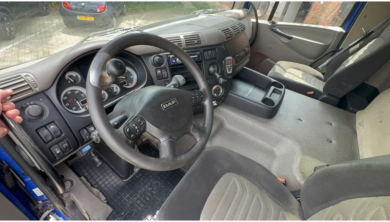 Camión volquete, Camión grúa DAF CF 85.360 8X2 3 Zijdige kipper HIAB 16 t/m kraan AHK Top condition: foto 14