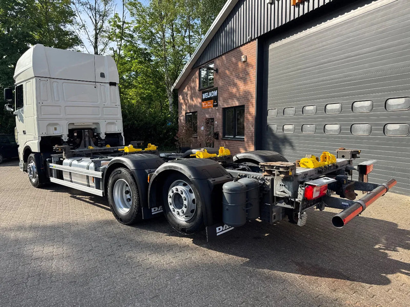 DAF XF 480 6X2 SSC FAR BDF Retarder 2x AHK 7.82 Multiwechseler - Camión portacontenedore/ Intercambiable: foto 3 DAF XF 480 6X2 SSC FAR BDF Retarder 2x AHK 7.82 Multiwechseler - Camión portacontenedore/ Intercambiable: foto 3