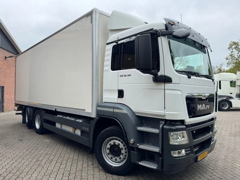 MAN TGS 26.320 EEV Koffer Stuuras AHK 3.000KG LBW 360.390KM! NL TRUCK - Camión caja cerrada: foto 2 MAN TGS 26.320 EEV Koffer Stuuras AHK 3.000KG LBW 360.390KM! NL TRUCK - Camión caja cerrada: foto 2