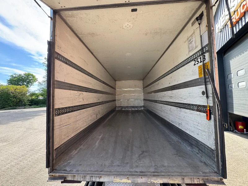 Volvo FM 13 420 4X2 7.5M Koffer AHK 2.500KG LBW NL Truck - Camión caja cerrada: foto 4 Volvo FM 13 420 4X2 7.5M Koffer AHK 2.500KG LBW NL Truck - Camión caja cerrada: foto 4