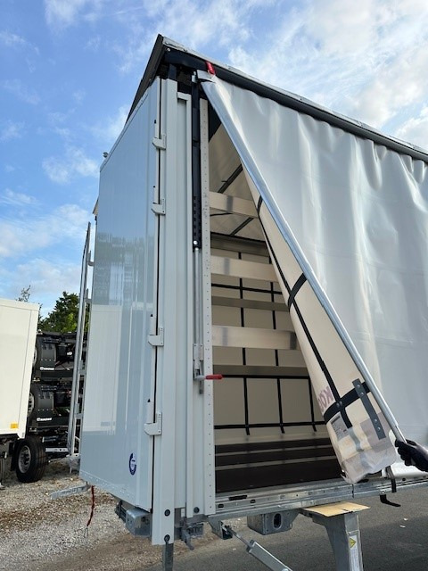 Kögel BDF-System, 7.450 mm lang, Hubdach, Eckhöhe: 2.920 mm, - Toldo carrocería: foto 2 Kögel BDF-System, 7.450 mm lang, Hubdach, Eckhöhe: 2.920 mm, - Toldo carrocería: foto 2