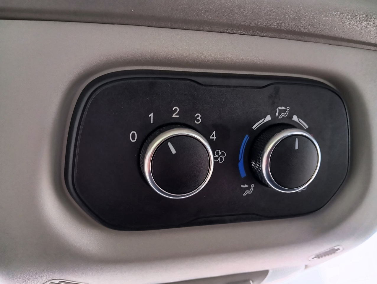 Leasing de Ford Transit Kombi 350 L2 Trend 9-Sitzer 2xHeizung/Kl Ford Transit Kombi 350 L2 Trend 9-Sitzer 2xHeizung/Kl: foto 16 Leasing de Ford Transit Kombi 350 L2 Trend 9-Sitzer 2xHeizung/Kl Ford Transit Kombi 350 L2 Trend 9-Sitzer 2xHeizung/Kl: foto 16