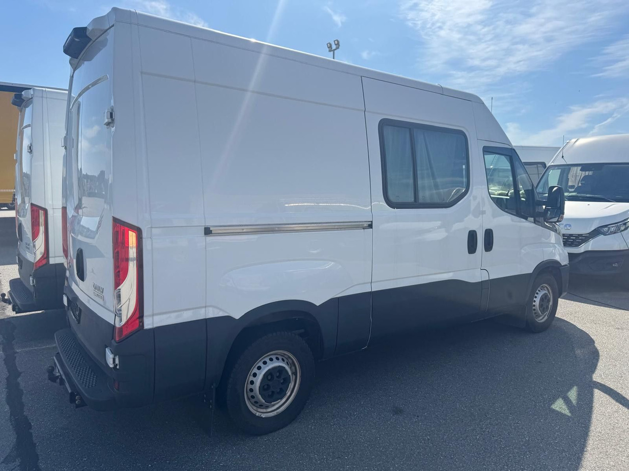 Iveco Daily Kasten HKa 35S21 V WB3520 AHK, Standheizun - Furgón: foto 3 Iveco Daily Kasten HKa 35S21 V WB3520 AHK, Standheizun - Furgón: foto 3