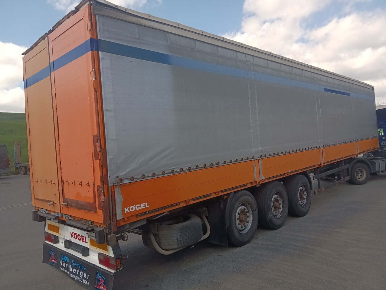 Kögel SN24BORDWANDSIDER EDSCHA BPW Disc Lift Portaltür - Semirremolque lona: foto 5 Kögel SN24BORDWANDSIDER EDSCHA BPW Disc Lift Portaltür - Semirremolque lona: foto 5