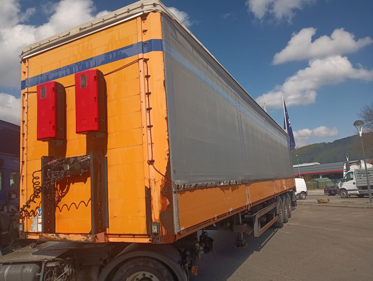 Kögel SN24BORDWANDSIDER EDSCHA BPW Disc Lift Portaltür - Semirremolque lona: foto 3 Kögel SN24BORDWANDSIDER EDSCHA BPW Disc Lift Portaltür - Semirremolque lona: foto 3