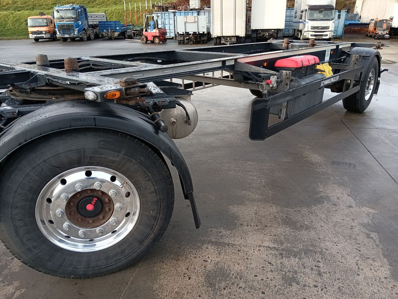 Schwarzmüller 2-A BDF 1,22/1,32 ALCOA Alufelgen ADR 120tkm TÜV Schwarzmüller 2-A BDF 1,22/1,32 ALCOA Alufelgen ADR 120tkm TÜV - Remolque portacontenedore/ Intercambiable: foto 4 Schwarzmüller 2-A BDF 1,22/1,32 ALCOA Alufelgen ADR 120tkm TÜV Schwarzmüller 2-A BDF 1,22/1,32 ALCOA Alufelgen ADR 120tkm TÜV - Remolque portacontenedore/ Intercambiable: foto 4