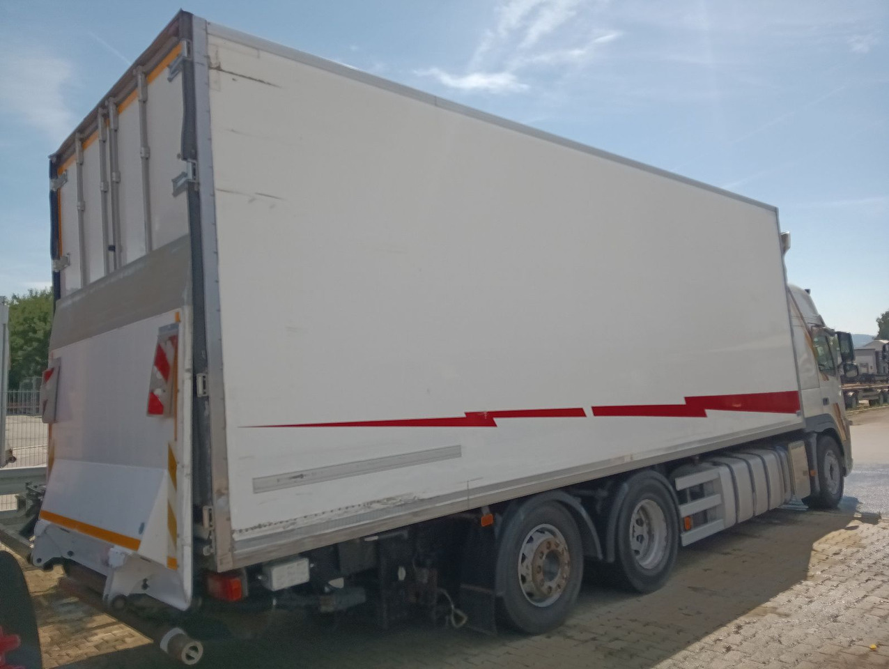 Camión frigorífico Volvo FM13-460 EEV  6x2R CarrierSupra550 7,3m LBW1.5t: foto 9