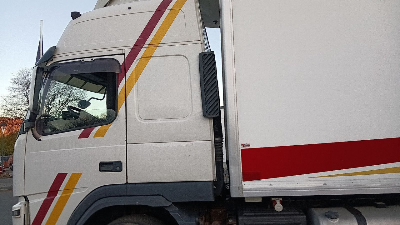 Camión frigorífico Volvo FM13-460 EEV  6x2R CarrierSupra550 7,3m LBW1.5t: foto 40