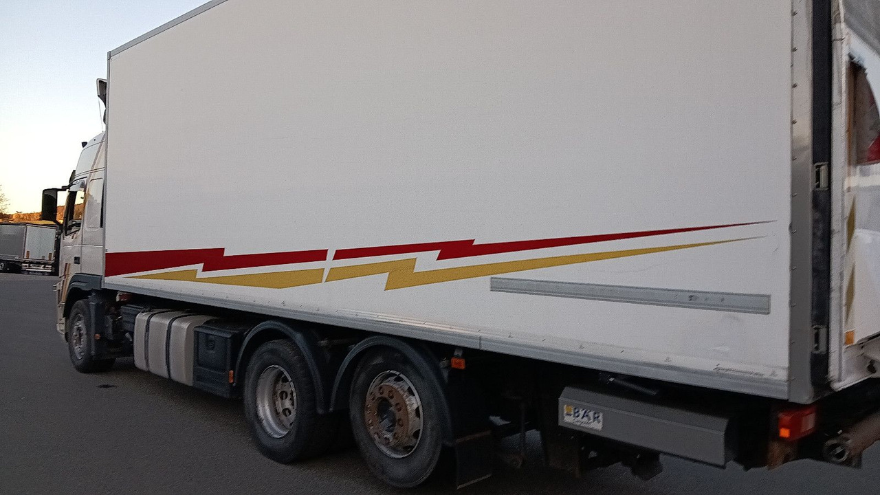 Camión frigorífico Volvo FM13-460 EEV  6x2R CarrierSupra550 7,3m LBW1.5t: foto 38