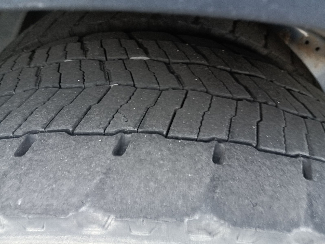 Camión frigorífico Volvo FM13-460 EEV  6x2R CarrierSupra550 7,3m LBW1.5t: foto 32