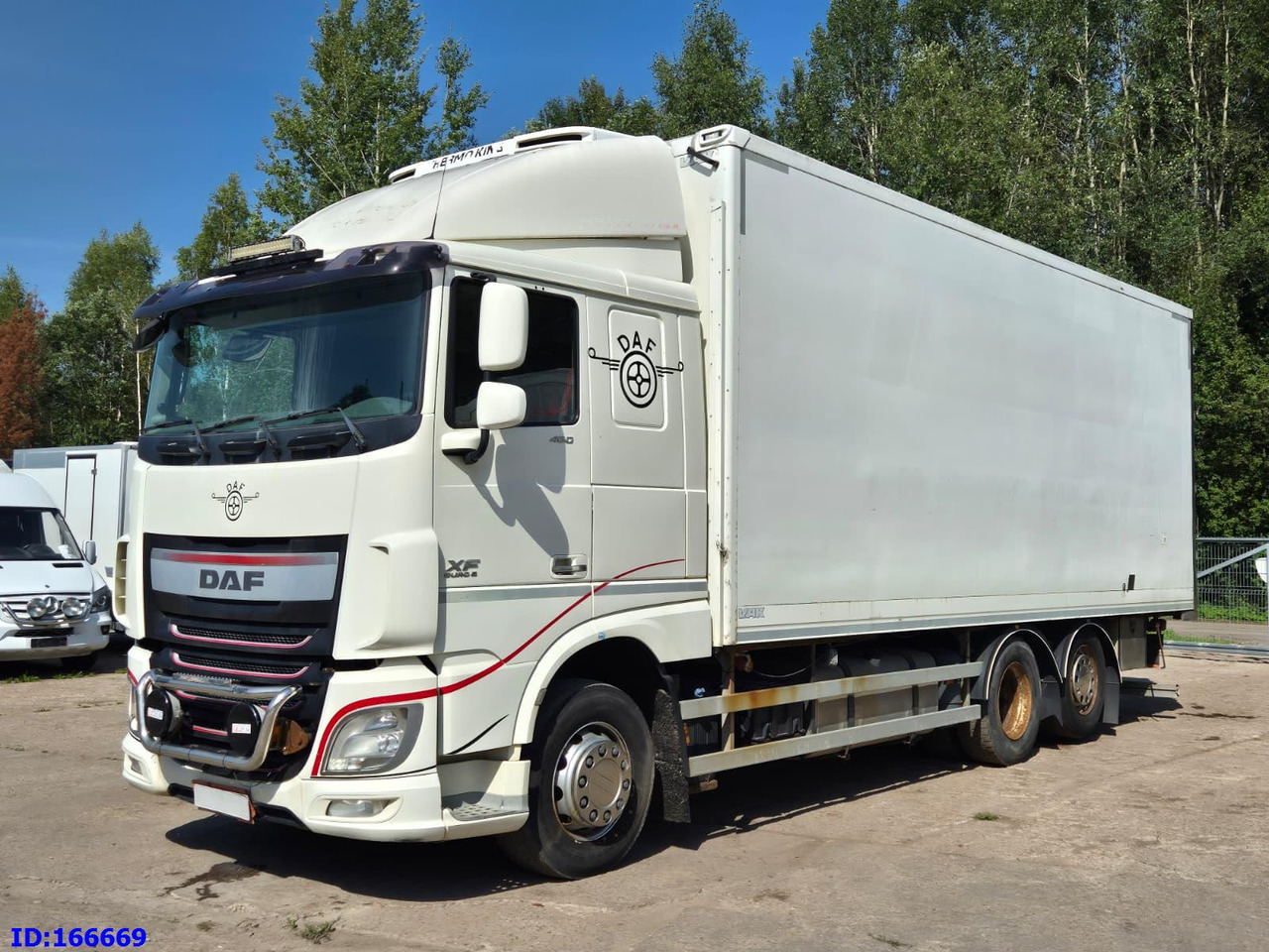 DAF XF 106.460 FAR 6X2 Euro6 - Camión frigorífico: foto 1 DAF XF 106.460 FAR 6X2 Euro6 - Camión frigorífico: foto 1
