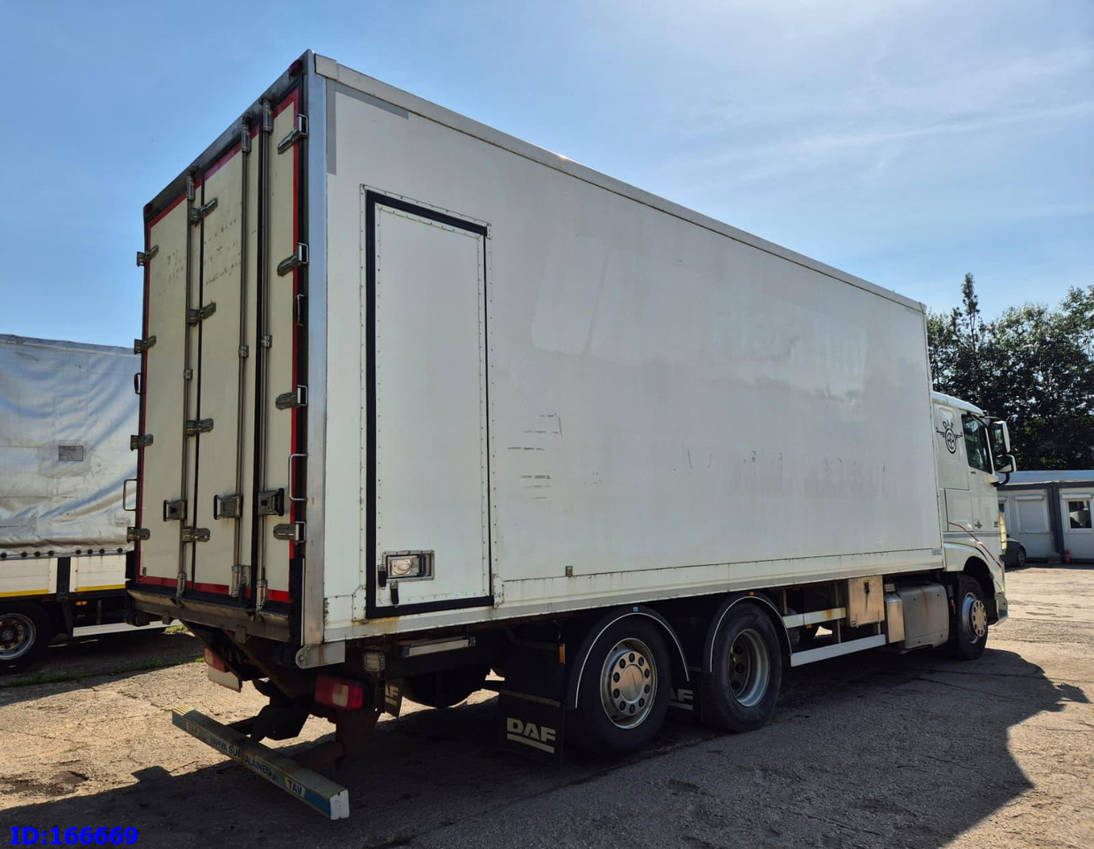 DAF XF 106.460 FAR 6X2 Euro6 - Camión frigorífico: foto 5 DAF XF 106.460 FAR 6X2 Euro6 - Camión frigorífico: foto 5