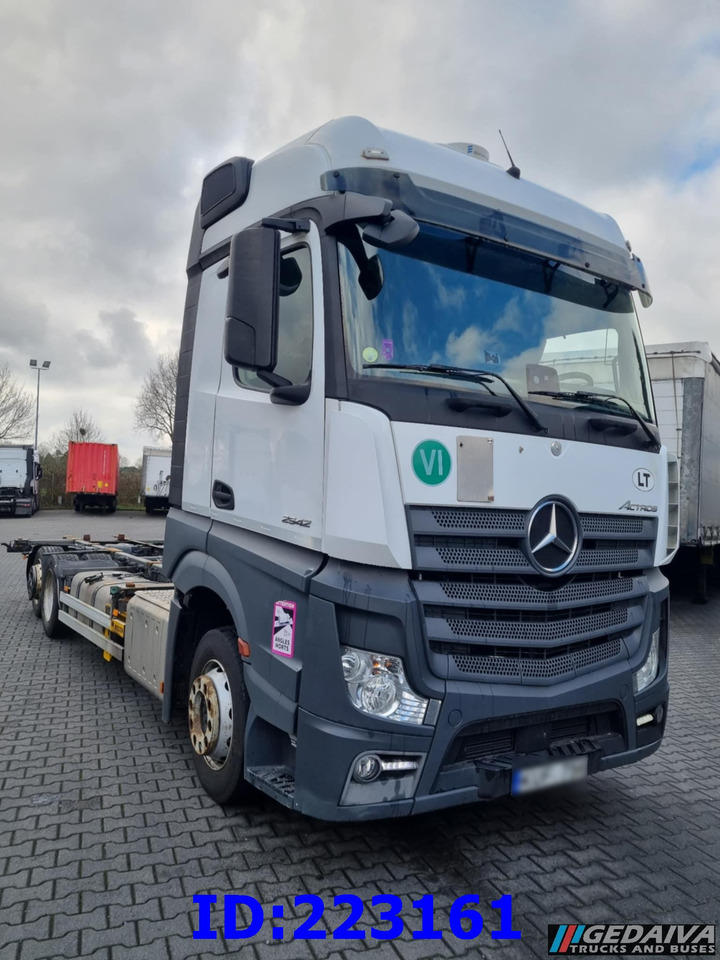 MERCEDES-BENZ Actros 2542 BDF 6x2 Euro6 - Camión chasis: foto 2 MERCEDES-BENZ Actros 2542 BDF 6x2 Euro6 - Camión chasis: foto 2