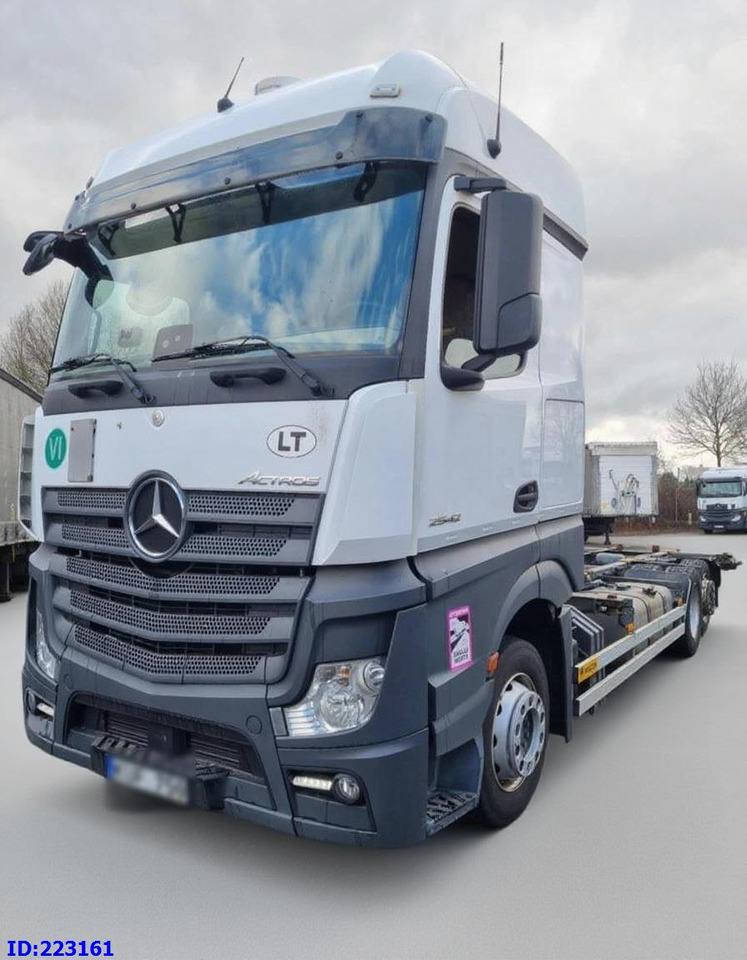 MERCEDES-BENZ Actros 2542 BDF 6x2 Euro6 - Camión chasis: foto 1 MERCEDES-BENZ Actros 2542 BDF 6x2 Euro6 - Camión chasis: foto 1