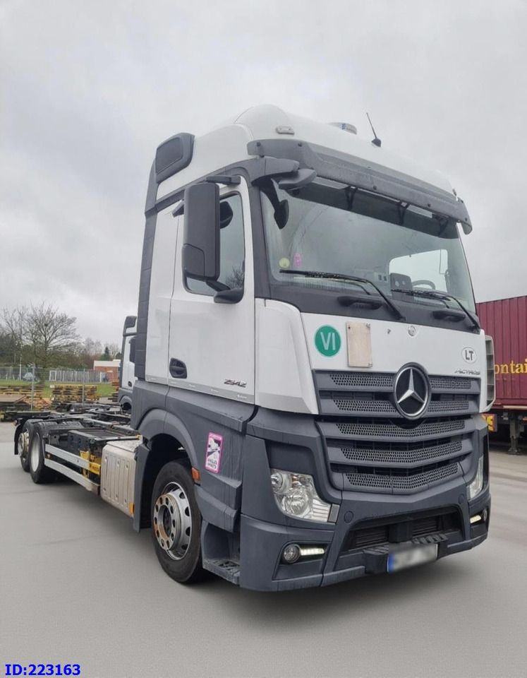 MERCEDES-BENZ Actros 2542 BDF 6x2 Euro6 - Camión chasis: foto 1 MERCEDES-BENZ Actros 2542 BDF 6x2 Euro6 - Camión chasis: foto 1