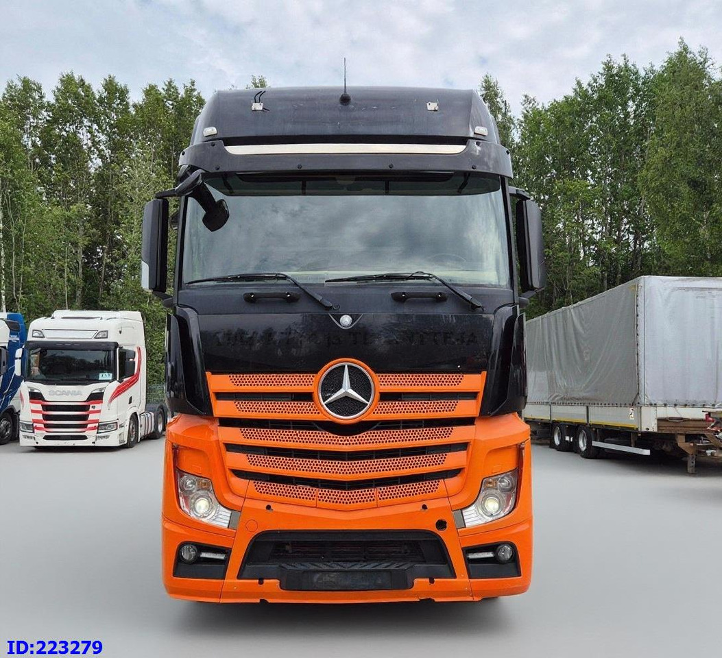 MERCEDES-BENZ Actros 3563 8×4 ( Steering axle) - Camión chasis: foto 2 MERCEDES-BENZ Actros 3563 8×4 ( Steering axle) - Camión chasis: foto 2
