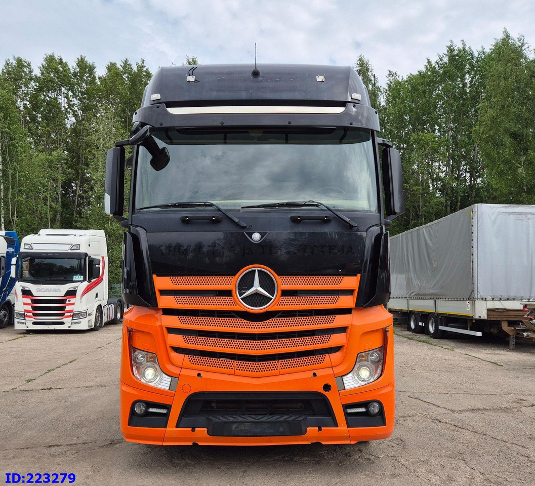 MERCEDES-BENZ Actros 3563 8×4 ( Steering axle) - Camión chasis: foto 2 MERCEDES-BENZ Actros 3563 8×4 ( Steering axle) - Camión chasis: foto 2